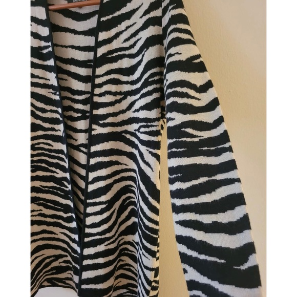 Women’s Cardigan - Picture 3 of 3